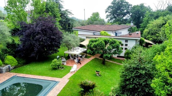 casa indipendente in vendita a Sarzana