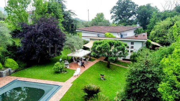 casa indipendente in vendita a Sarzana