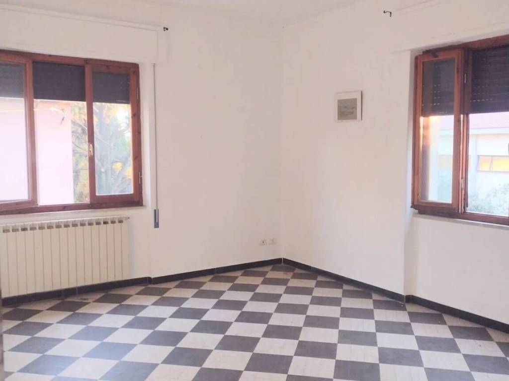 appartamento in vendita a Sarzana in zona Falcinello