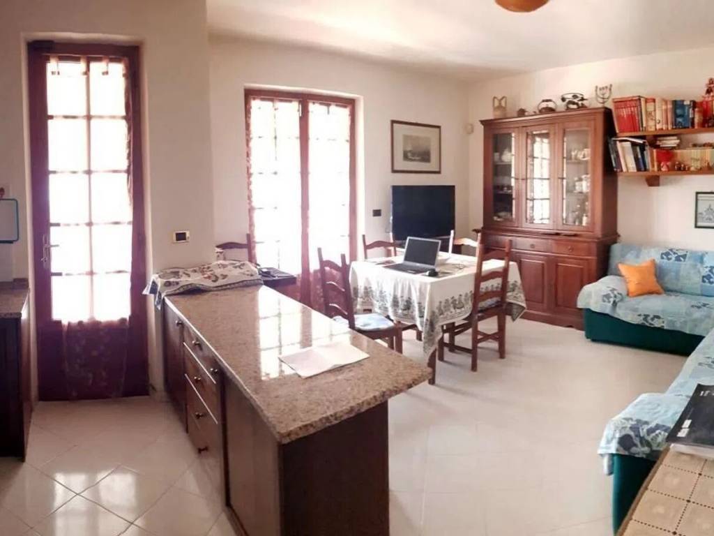 casa indipendente in vendita a Sarzana