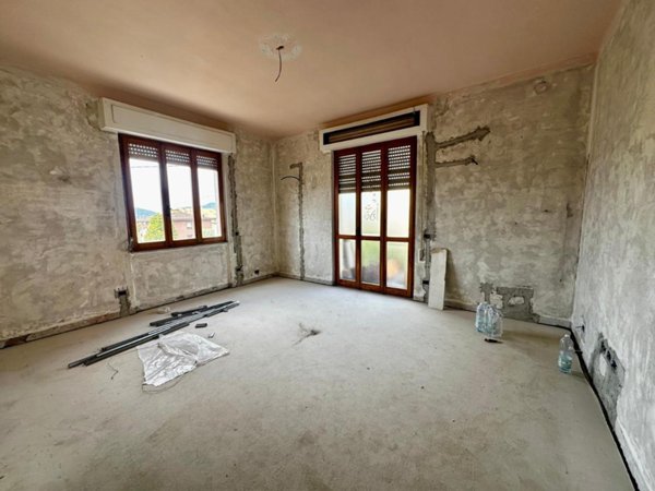 casa indipendente in vendita a Sarzana