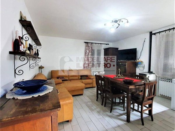 casa indipendente in vendita a Sarzana