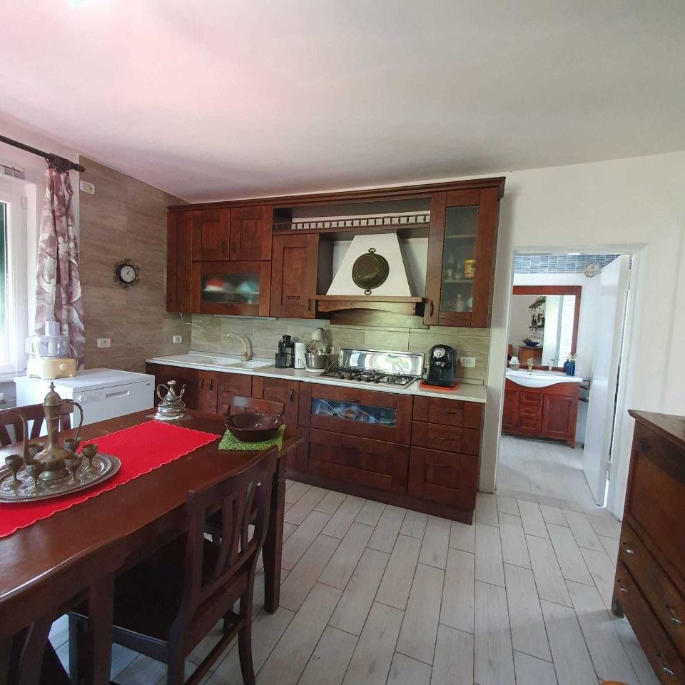 casa indipendente in vendita a Sarzana