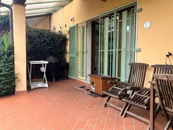 casa indipendente in vendita a Sarzana
