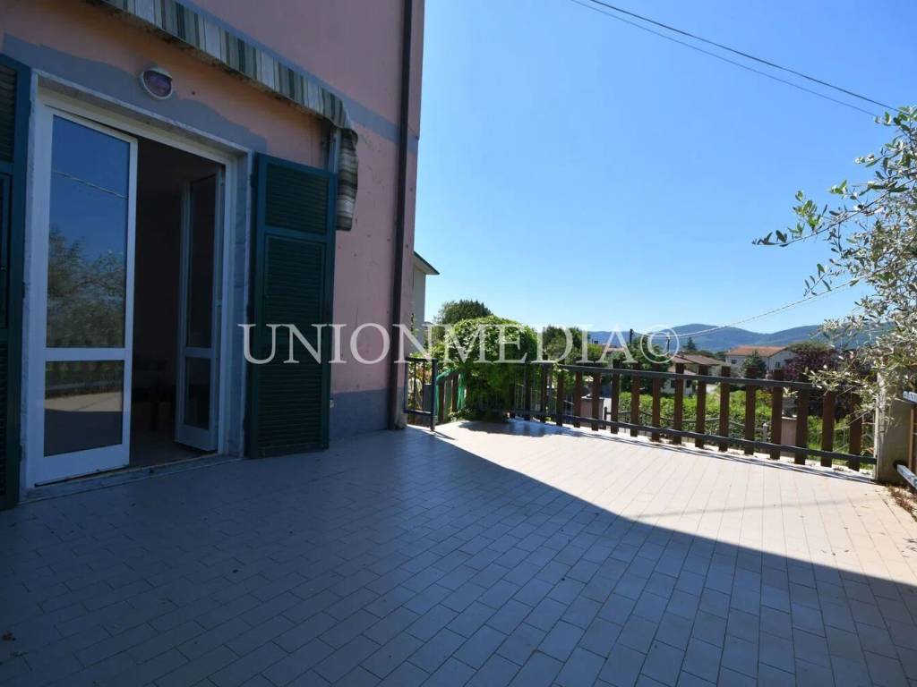 casa indipendente in vendita a Sarzana in zona San Lazzaro