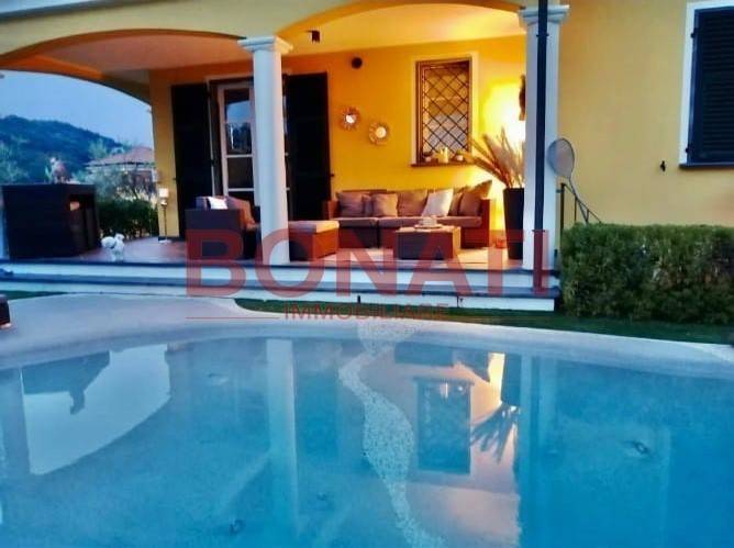 casa indipendente in vendita a Sarzana