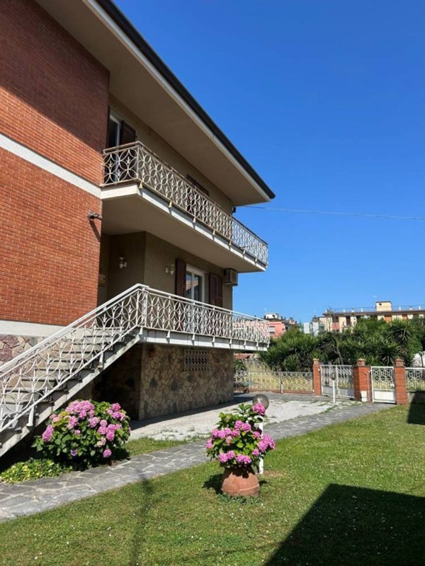 appartamento in vendita a Sarzana