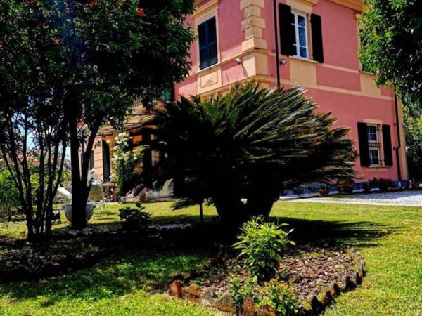 appartamento in vendita a Sarzana in zona Falcinello