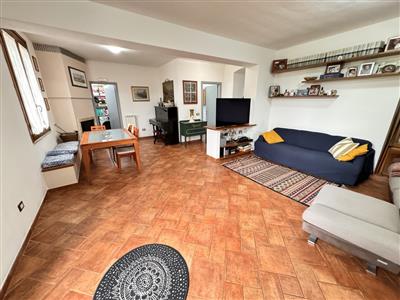 casa indipendente in vendita a Sarzana