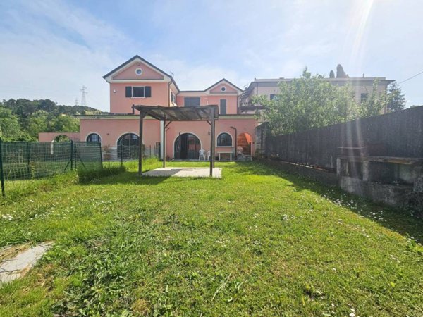 casa indipendente in vendita a Sarzana in zona Falcinello