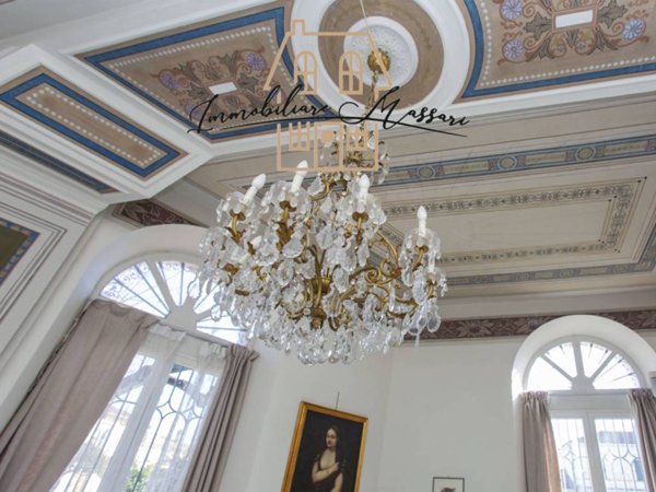 intera palazzina in vendita a Sarzana