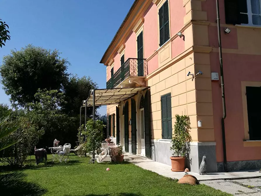 casa indipendente in vendita a Sarzana