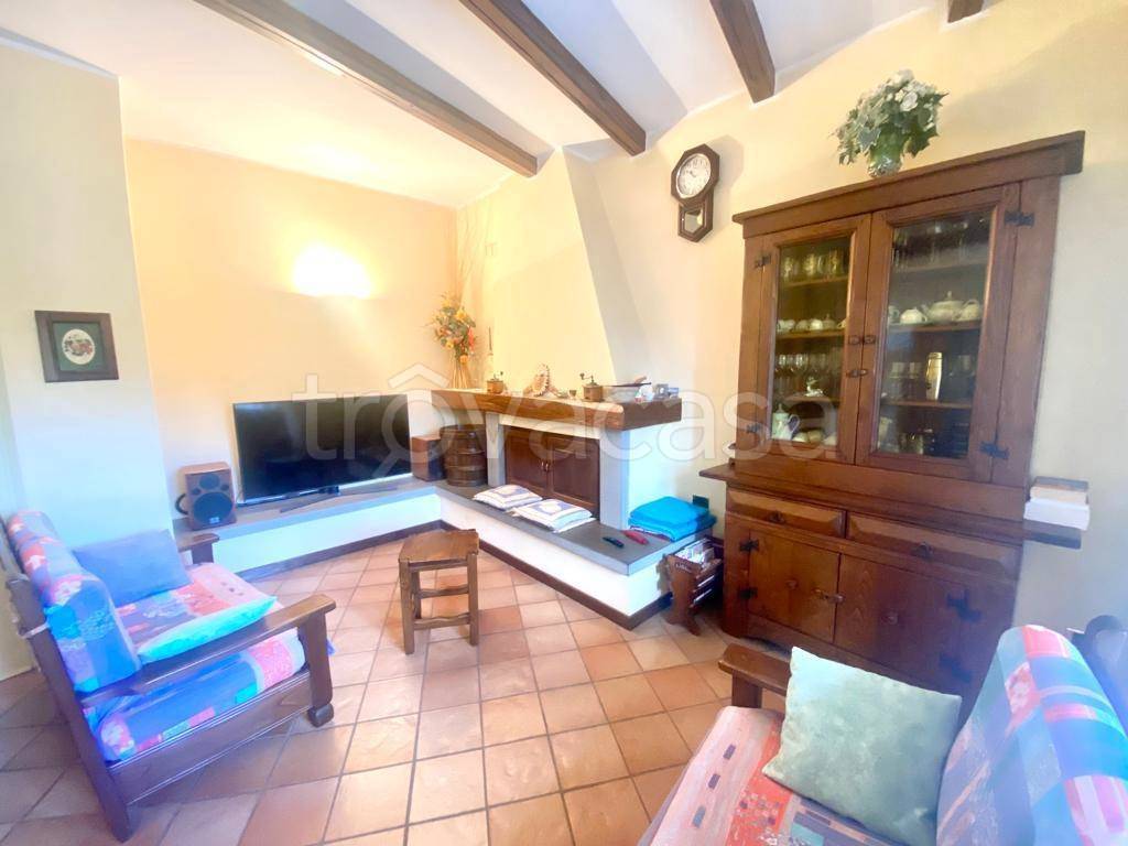 casa indipendente in vendita a Sarzana