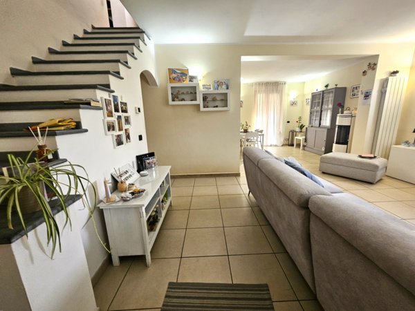 casa indipendente in vendita a Sarzana in zona San Lazzaro