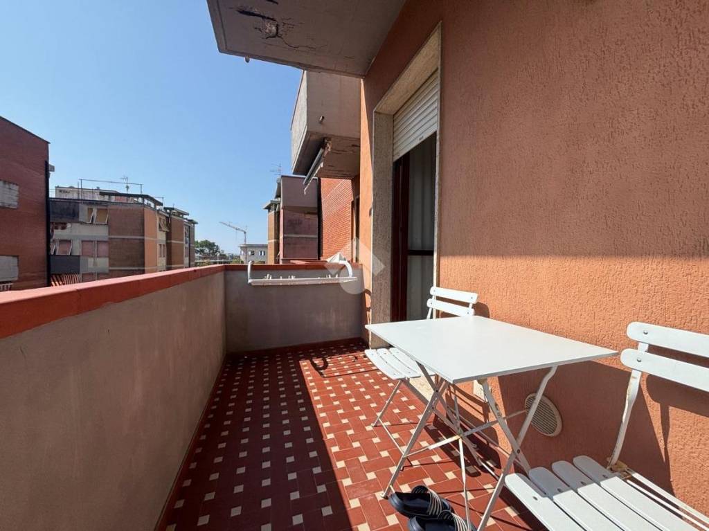 appartamento in vendita a Sarzana in zona Marinella di Sarzana