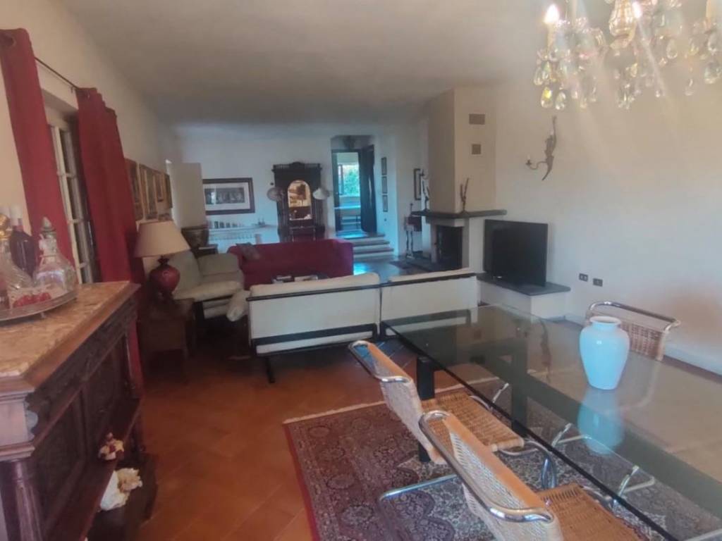 casa indipendente in vendita a Sarzana in zona Falcinello