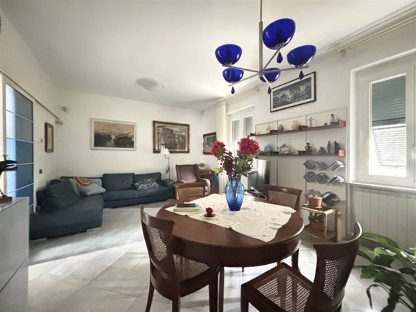 casa indipendente in vendita a Sarzana