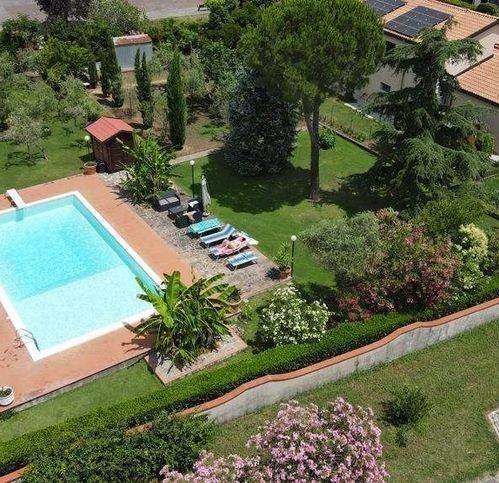 casa indipendente in vendita a Sarzana