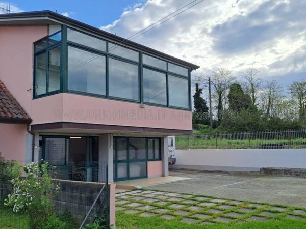 casa indipendente in vendita a Sarzana in zona Falcinello