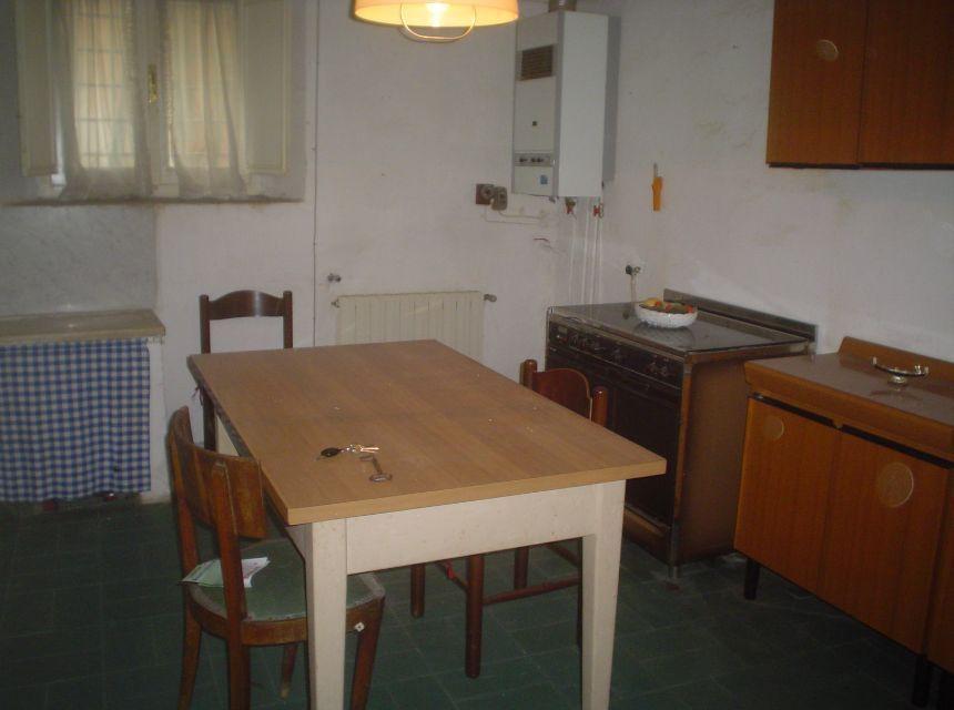 esavano in vendita a Sarzana
