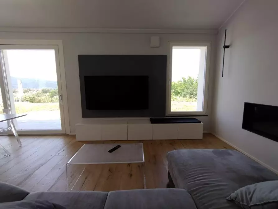 casa indipendente in vendita a Sarzana