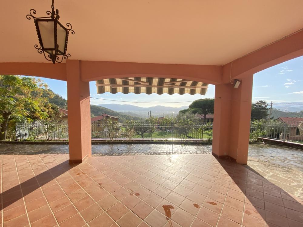 casa indipendente in vendita a Sarzana in zona Falcinello