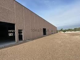 locale commerciale in vendita a Sarzana