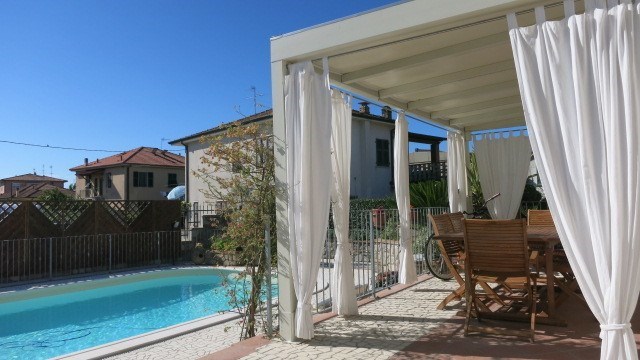 casa indipendente in vendita a Sarzana in zona Falcinello