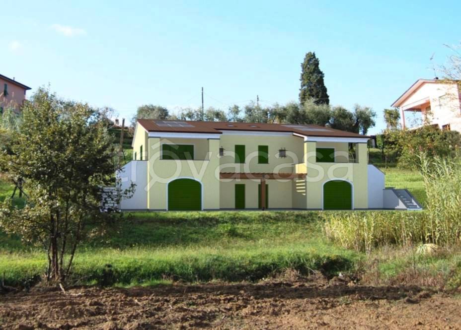 casa indipendente in vendita a Sarzana