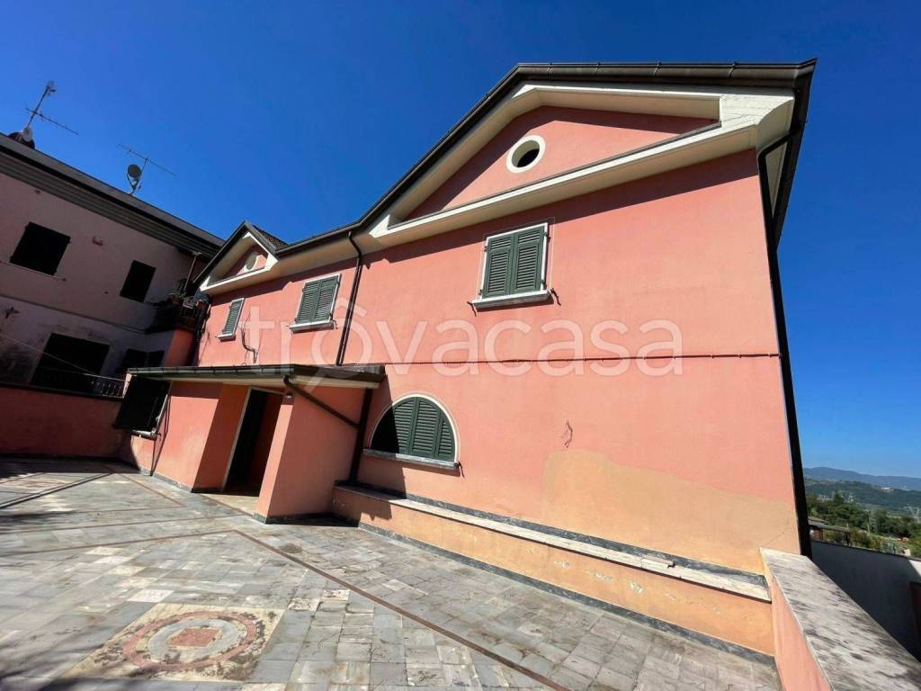 casa indipendente in vendita a Sarzana