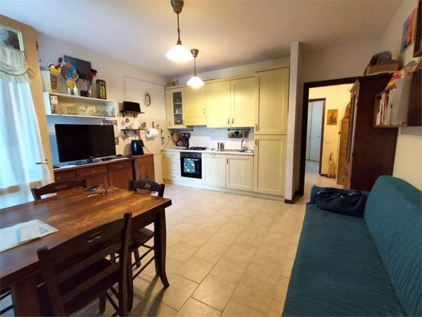 appartamento in vendita a Sarzana in zona Marinella di Sarzana