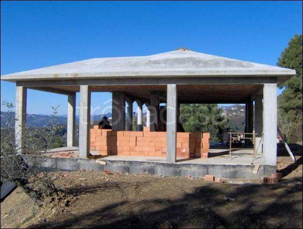 casa indipendente in vendita a Sarzana in zona Falcinello