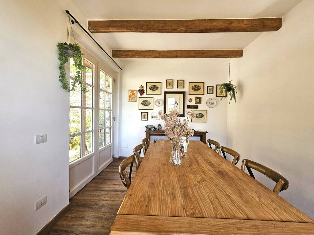 casa indipendente in vendita a Sarzana