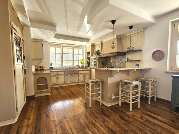 casa indipendente in vendita a Sarzana