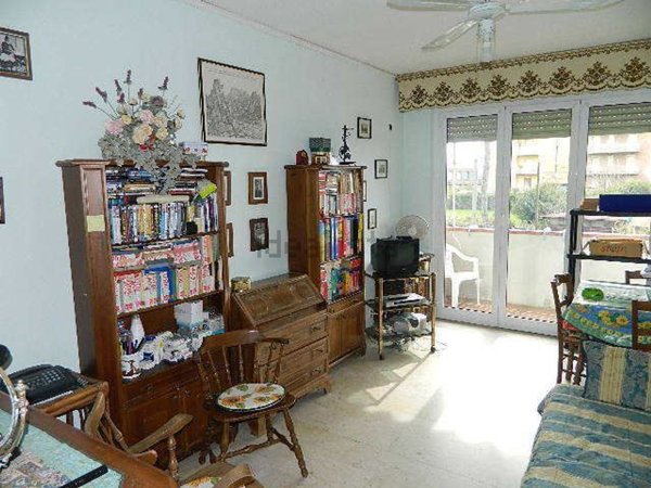 appartamento in vendita a Sarzana in zona Marinella di Sarzana