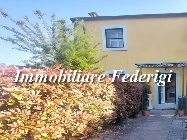 casa indipendente in vendita a Sarzana