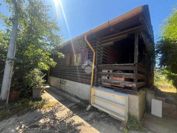 casa indipendente in vendita a Sarzana