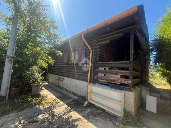 casa indipendente in vendita a Sarzana