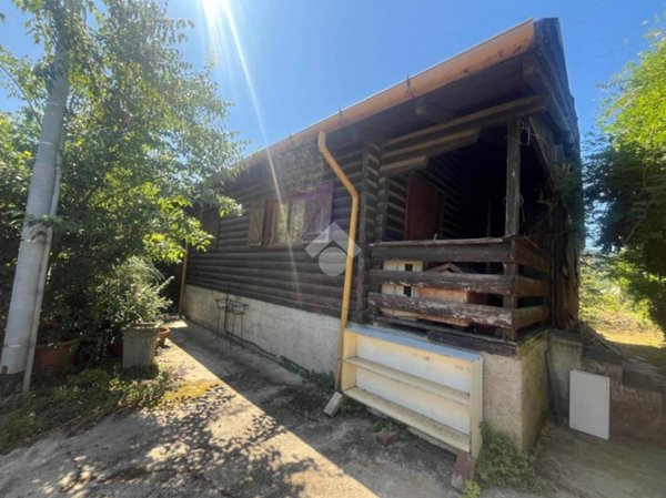 casa indipendente in vendita a Sarzana