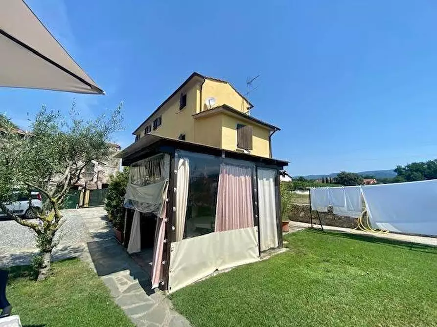 casa indipendente in vendita a Sarzana