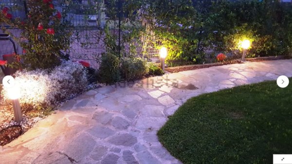 casa indipendente in vendita a Sarzana