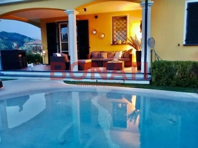 casa indipendente in vendita a Sarzana
