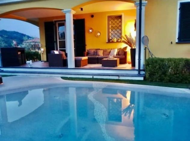 casa indipendente in vendita a Sarzana