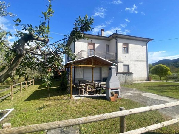casa indipendente in vendita a Sarzana in zona San Lazzaro