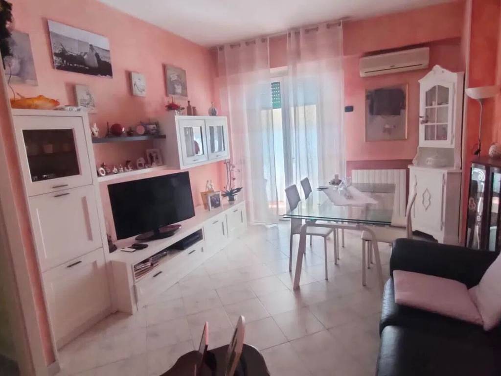 appartamento in vendita a Sarzana in zona Marinella di Sarzana