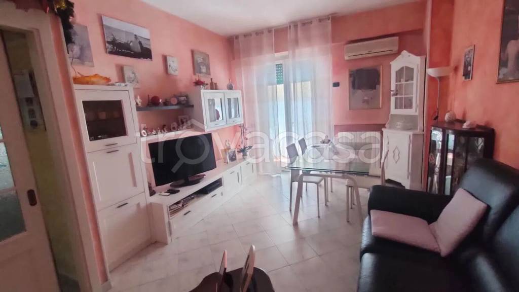 appartamento in vendita a Sarzana in zona Marinella di Sarzana