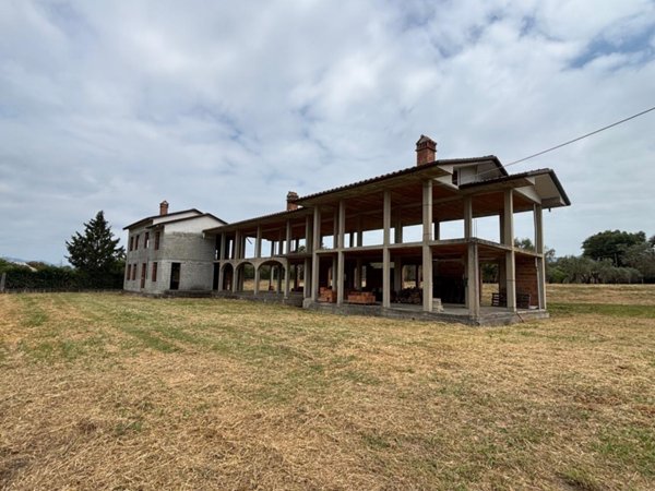 terreno edificabile in vendita a Sarzana