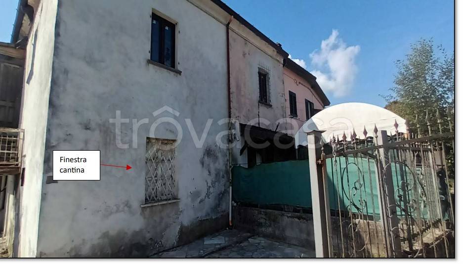 casa indipendente in vendita a Sarzana