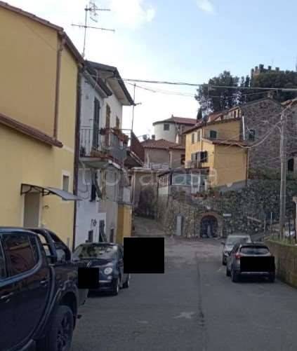 appartamento in vendita a Sarzana in zona Falcinello