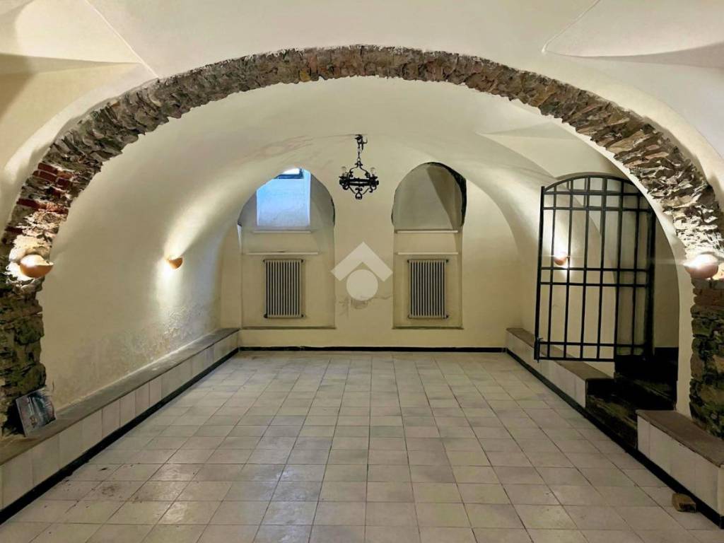 negozio in vendita a Sarzana